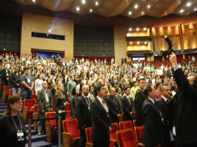 Plateia lotada prestigiou a abertura do congresso, no Teatro Positivo