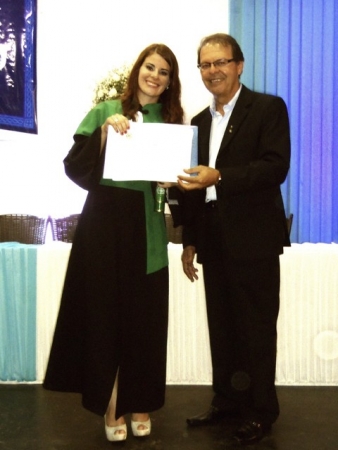 Ana Carolina Moysa Ferreira e delegado do CRMV-PR em Campo Mourão, Olímpio Giovanelli
